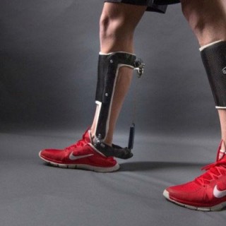 mechanical-exoskeleton-boot-01-620x400